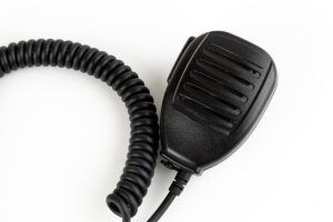 A mais completa linha de Microfones para rádios Móveis e Portáteis. Áudio Potente e Robustez.